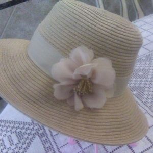 AUGUST HAT CO. SUMMER HAT